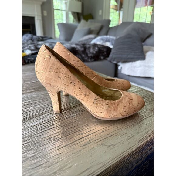 Sofft Eurosoft Annabelle Cork w/ Gold Fleck Low Heel Pump sz 8 EUC - Picture 1 of 7